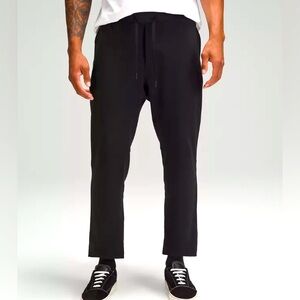 New $128 lululemon men’s relaxed fit joggers - large